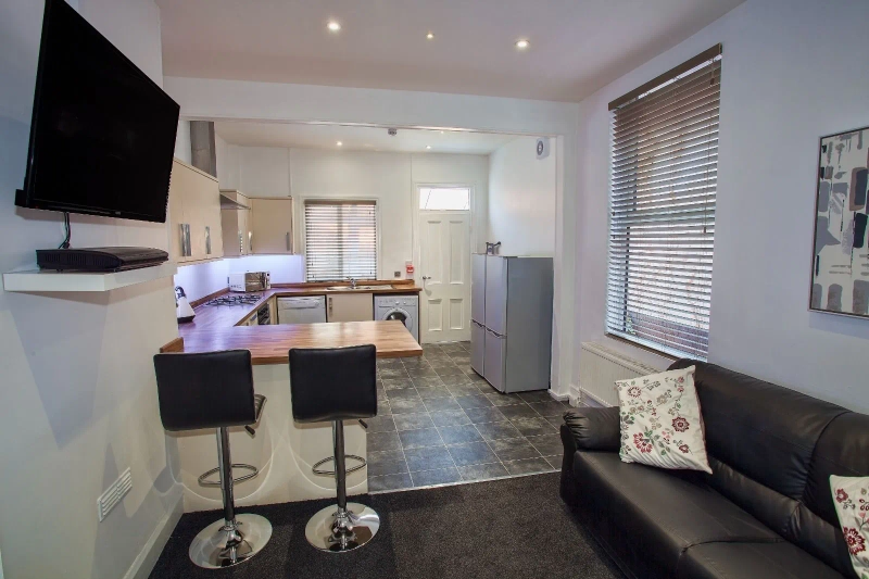 6 Bedroom student house, Wiverton Road NG7 6NP - Thumbnail 4